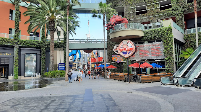 Universal City Walk Hollywood